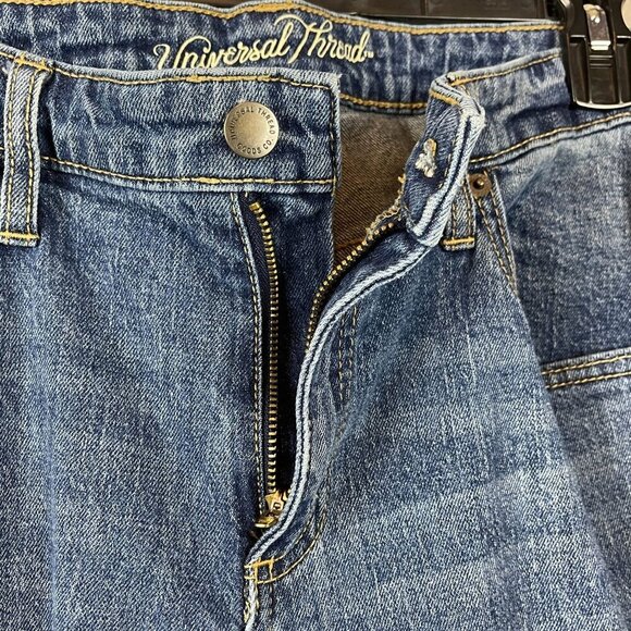 Universal Thread Women Blue Straight leg High Rise Denim Jeans 16/33R - Picture 8 of 8
